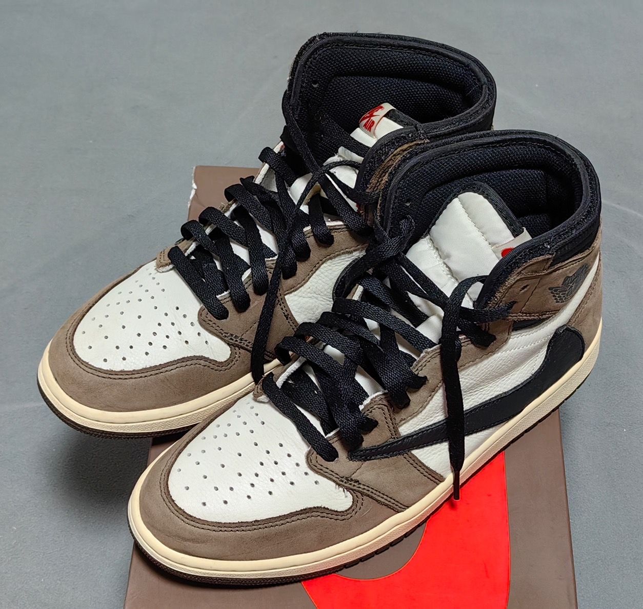 Travis Scott × Nike Air Jordan 1 Retro High OG TS SP "Sail/Dark Mocha"