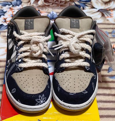 Travis Scott × Nike SB Dunk Low "Black/Parachute Beige"