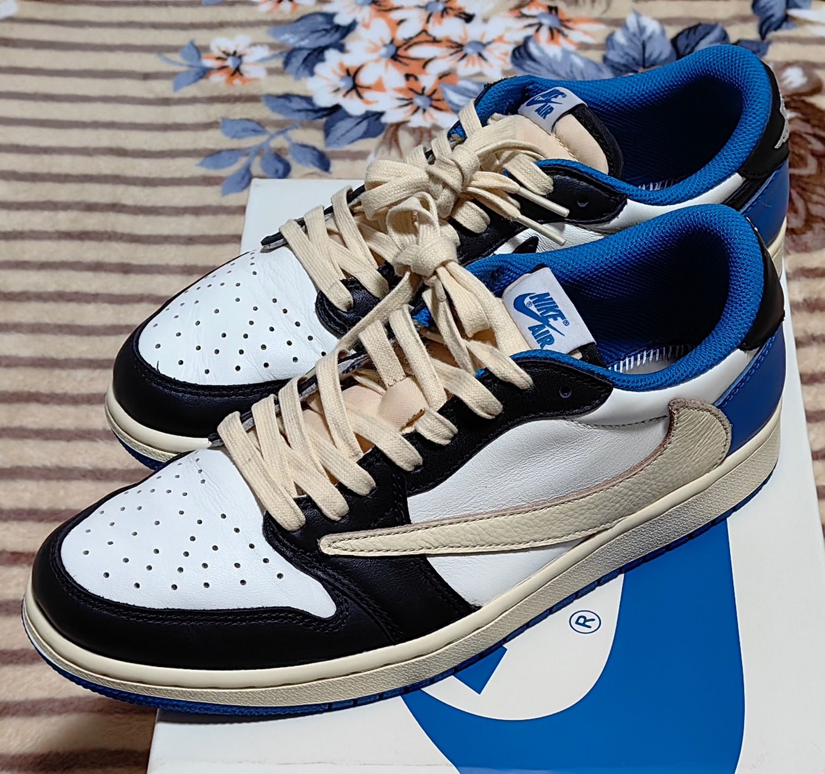 Travis Scott × fragment design × Nike Air Jordan 1 Low OG SP "Military Blue"