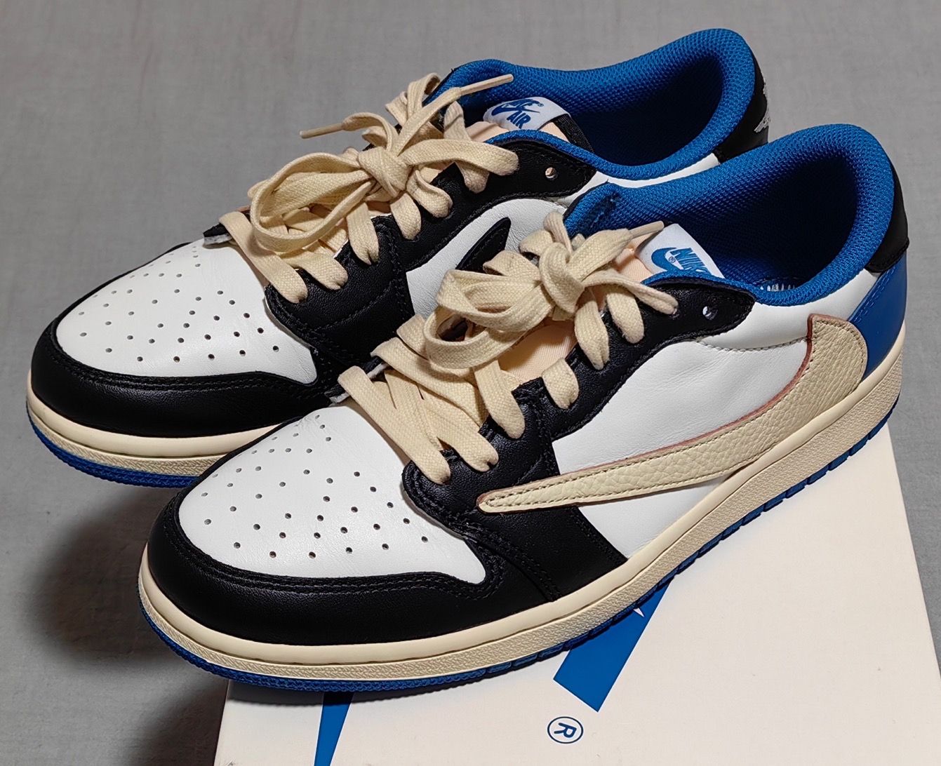 Travis Scott × fragment design × Nike Air Jordan 1 Low OG SP "Military Blue"