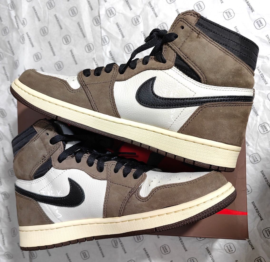 Travis Scott × Nike Air Jordan 1 Retro High OG TS SP "Sail/Dark Mocha"