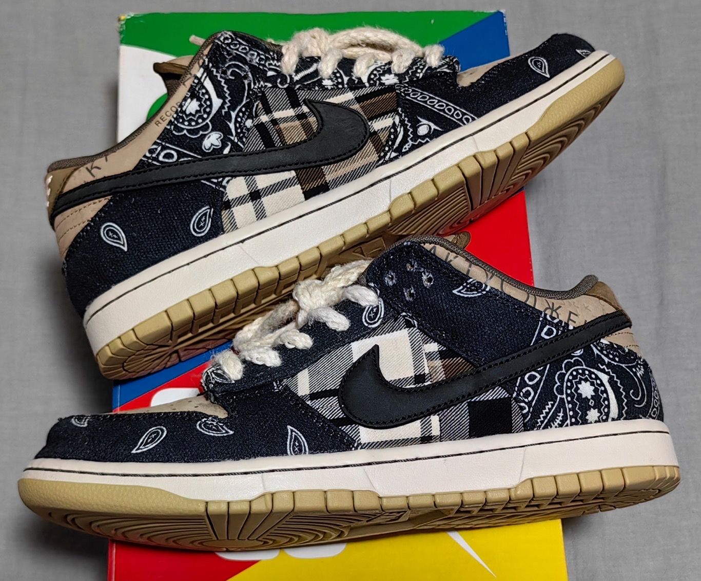 Travis Scott × Nike SB Dunk Low "Black/Parachute Beige"