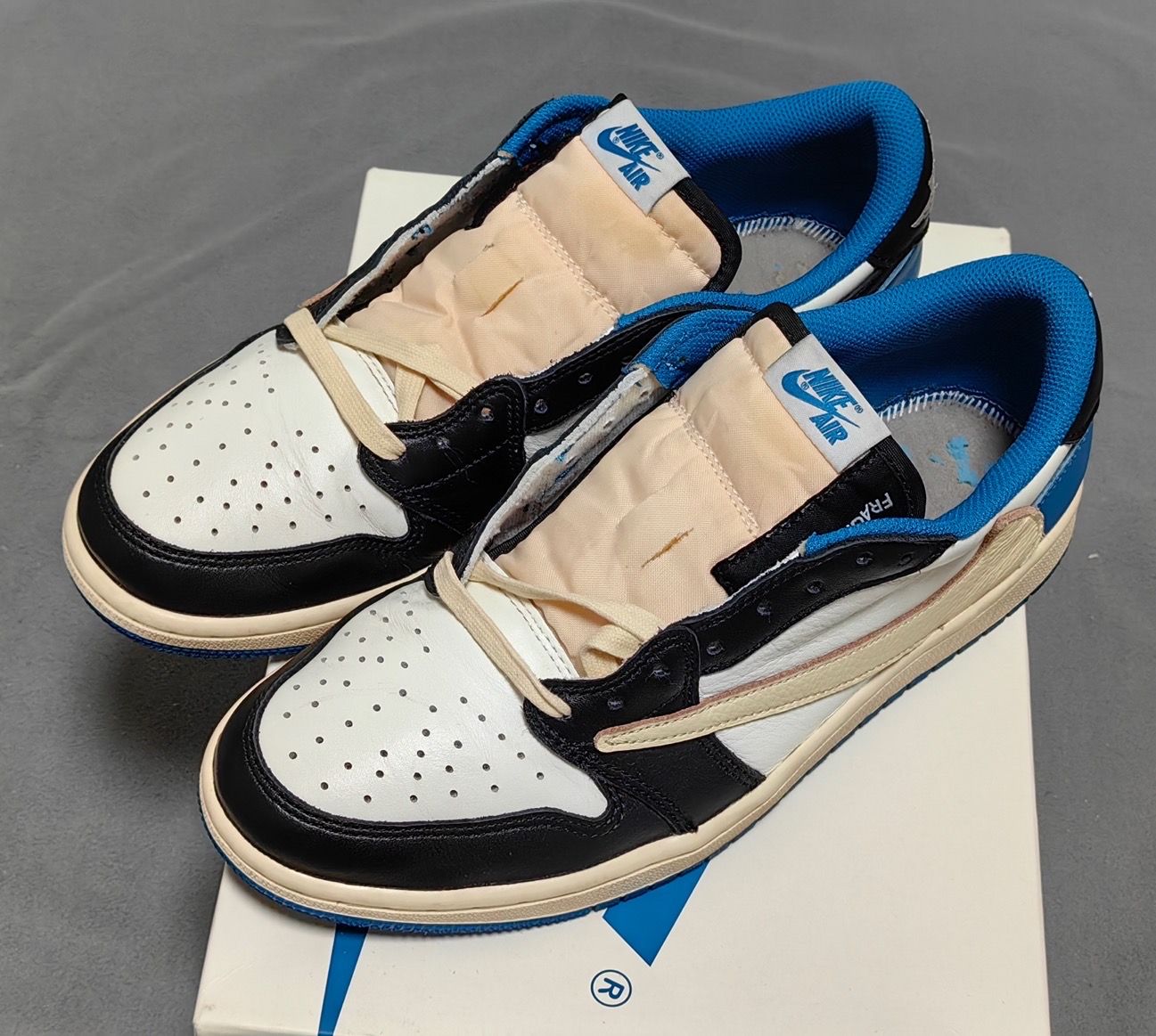 Travis Scott × fragment design × Nike Air Jordan 1 Low OG SP "Military Blue"