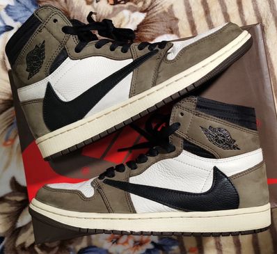 Travis Scott × Nike Air Jordan 1 Retro High OG TS SP "Sail/Dark Mocha"