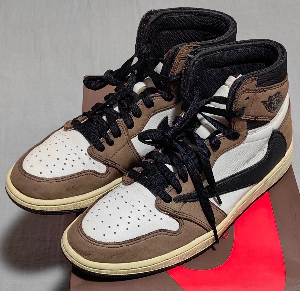 Travis Scott × Nike Air Jordan 1 Retro High OG TS SP "Sail/Dark Mocha"