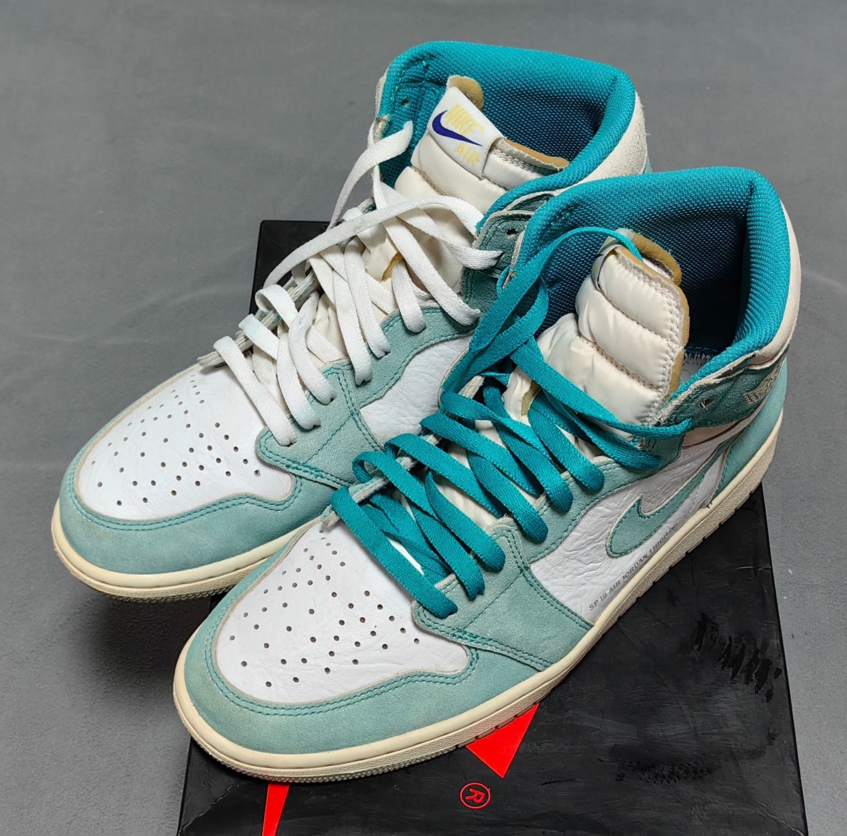 Nike Air Jordan 1 Retro High OG "Turbo Green"