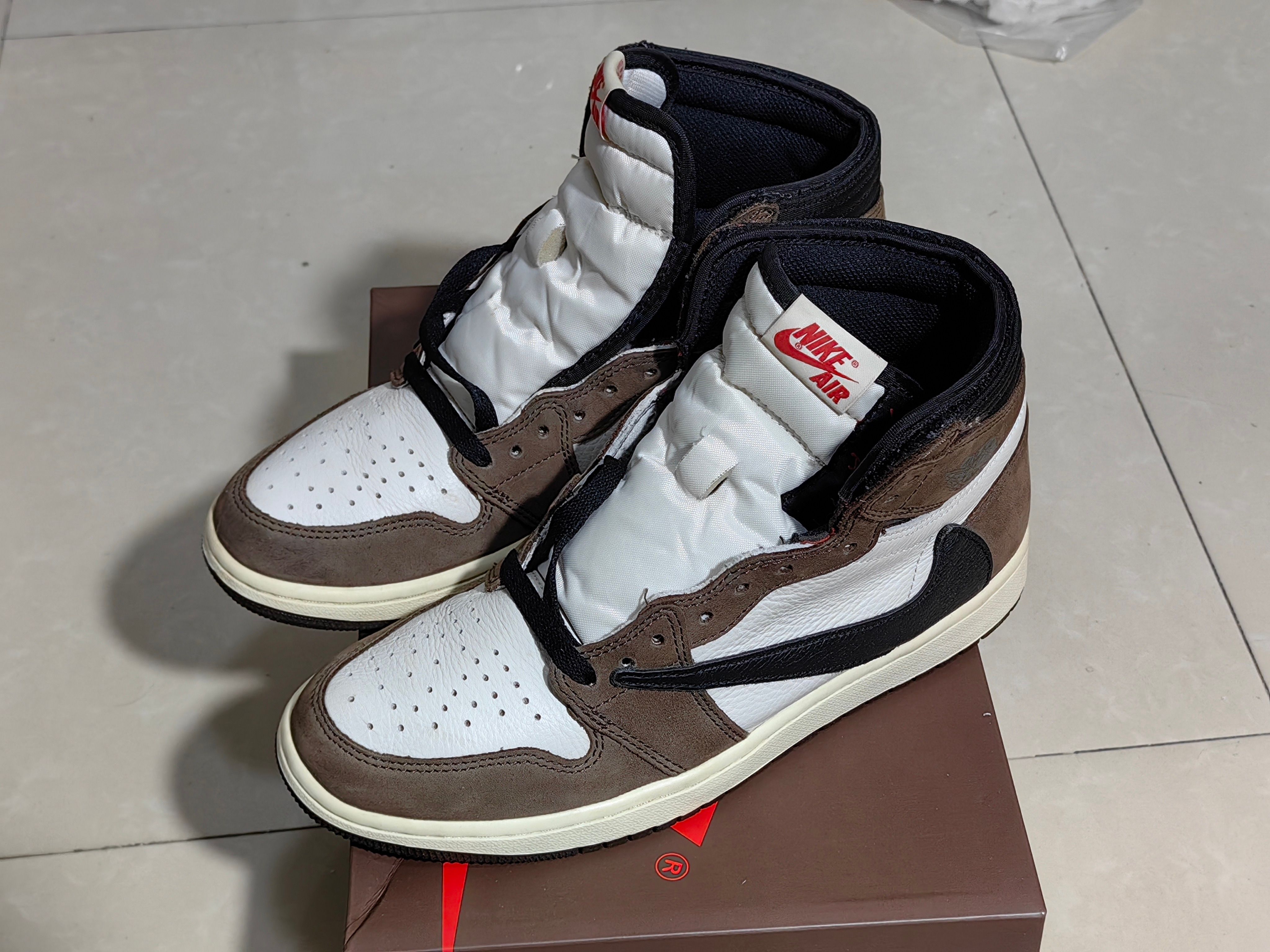Travis Scott × Nike Air Jordan 1 Retro High OG TS SP "Sail/Dark Mocha"
