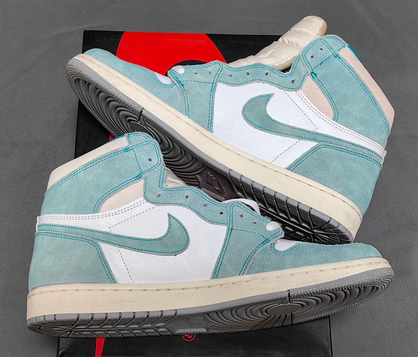Nike Air Jordan 1 Retro High OG "Turbo Green"