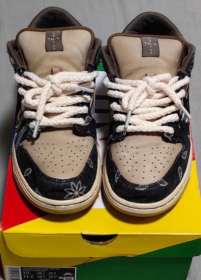 Travis Scott × Nike SB Dunk Low "Black/Parachute Beige"