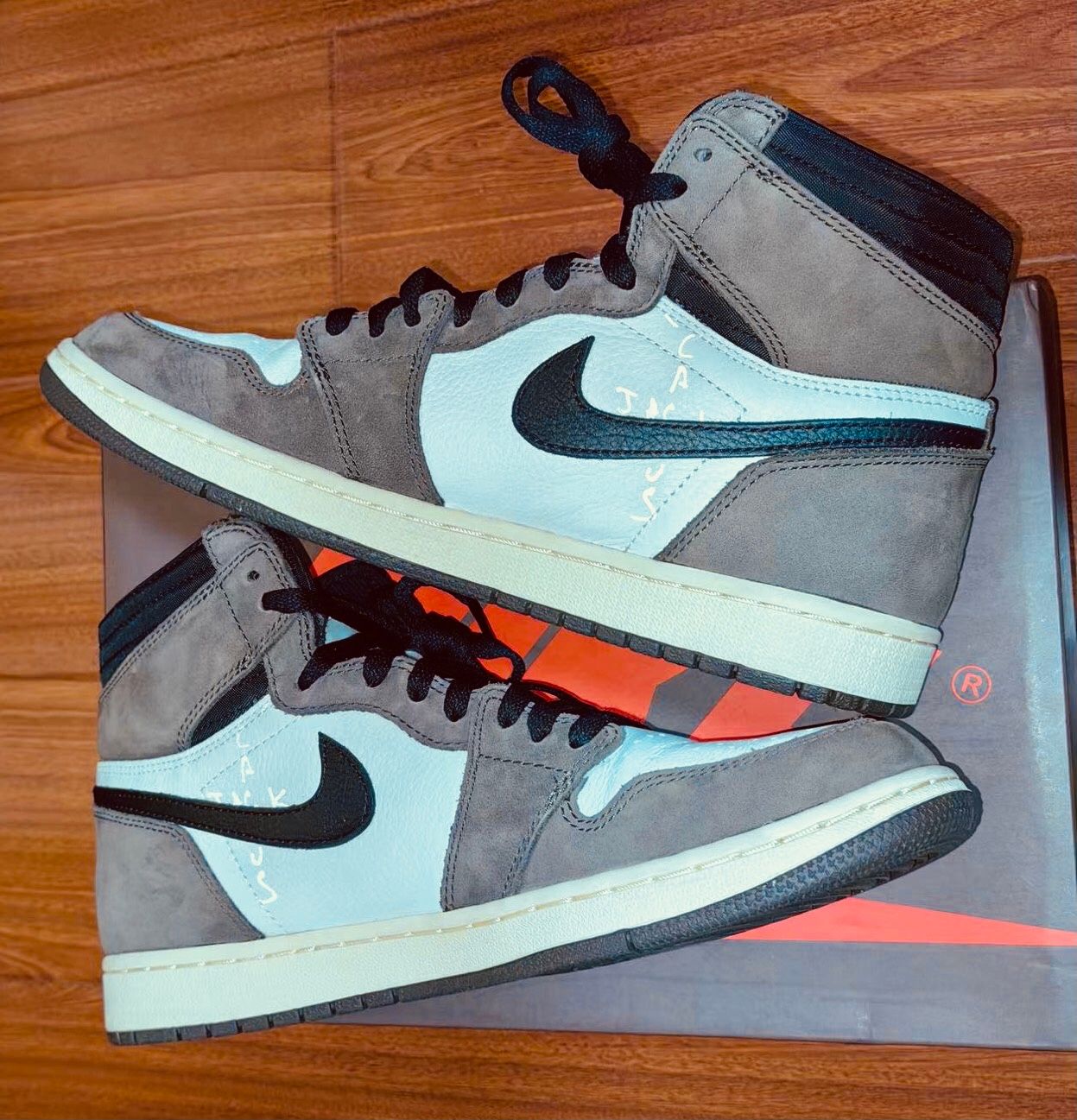 Travis Scott × Nike Air Jordan 1 Retro High OG TS SP "Sail/Dark Mocha"