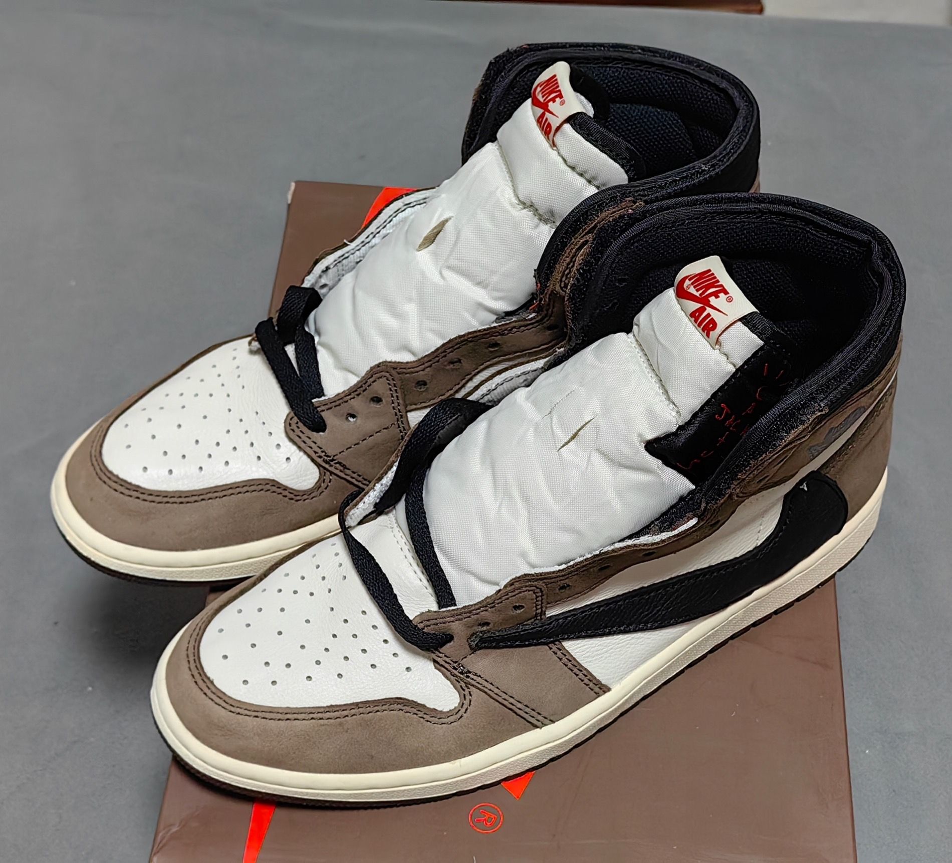 Travis Scott × Nike Air Jordan 1 Retro High OG TS SP "Sail/Dark Mocha"
