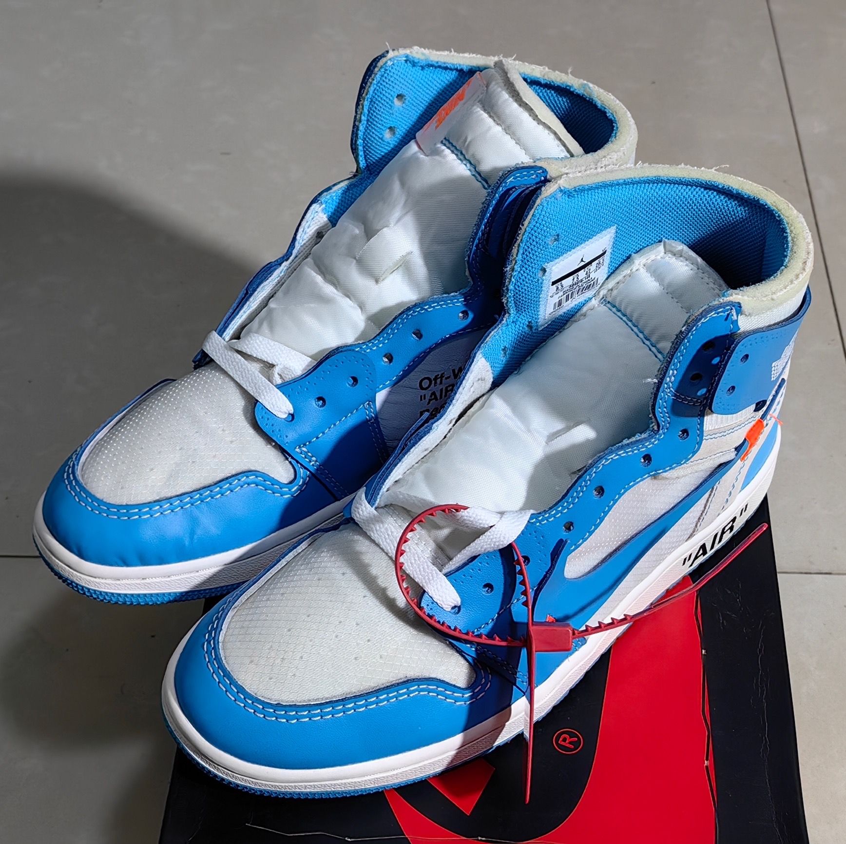 Off-White × Nike Air Jordan 1 High UNC "White/Dark Powder Blue"