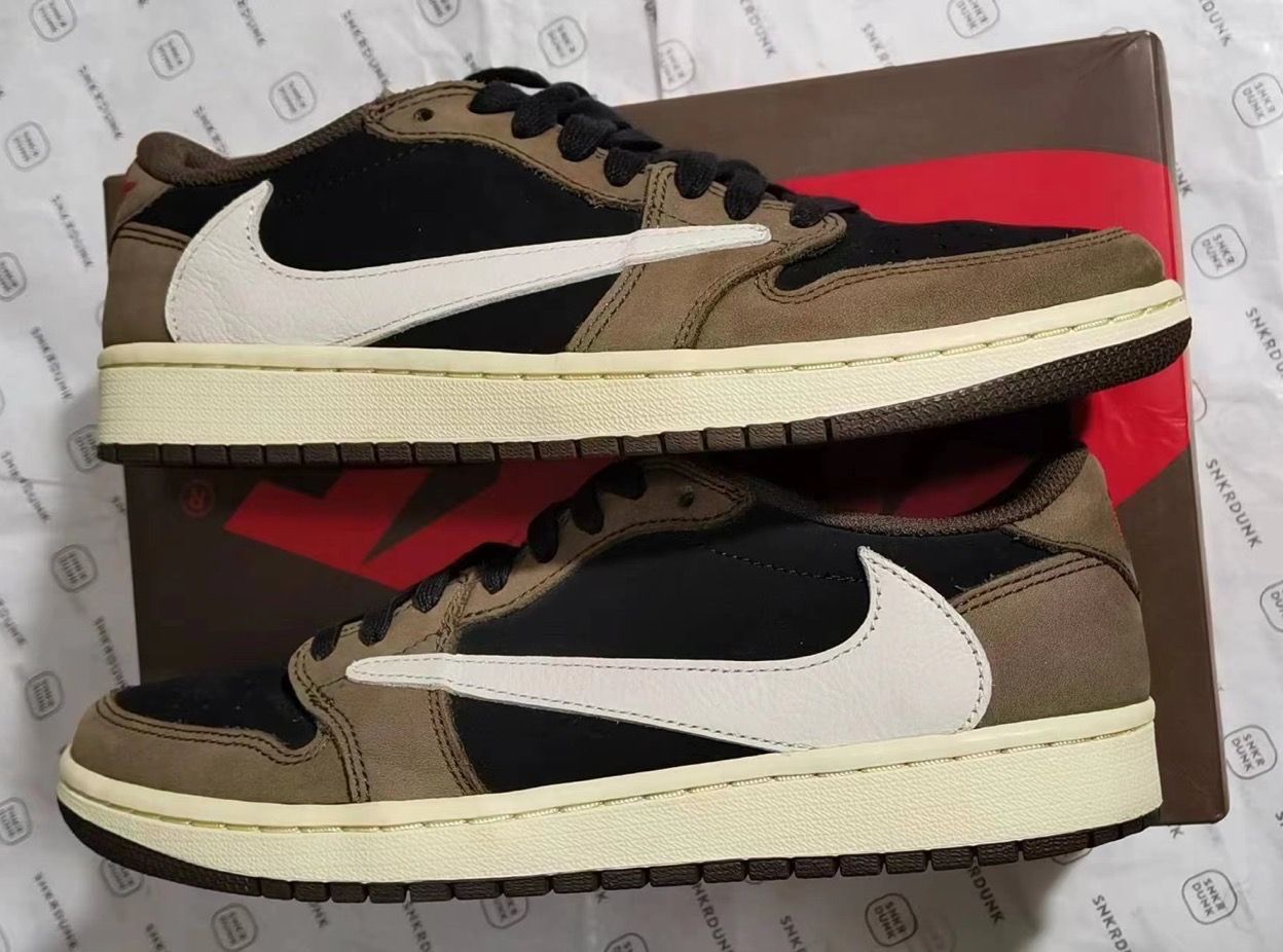 Travis Scott × Nike Air Jordan 1 Low OG SP-T  "Black/Dark Mocha"
