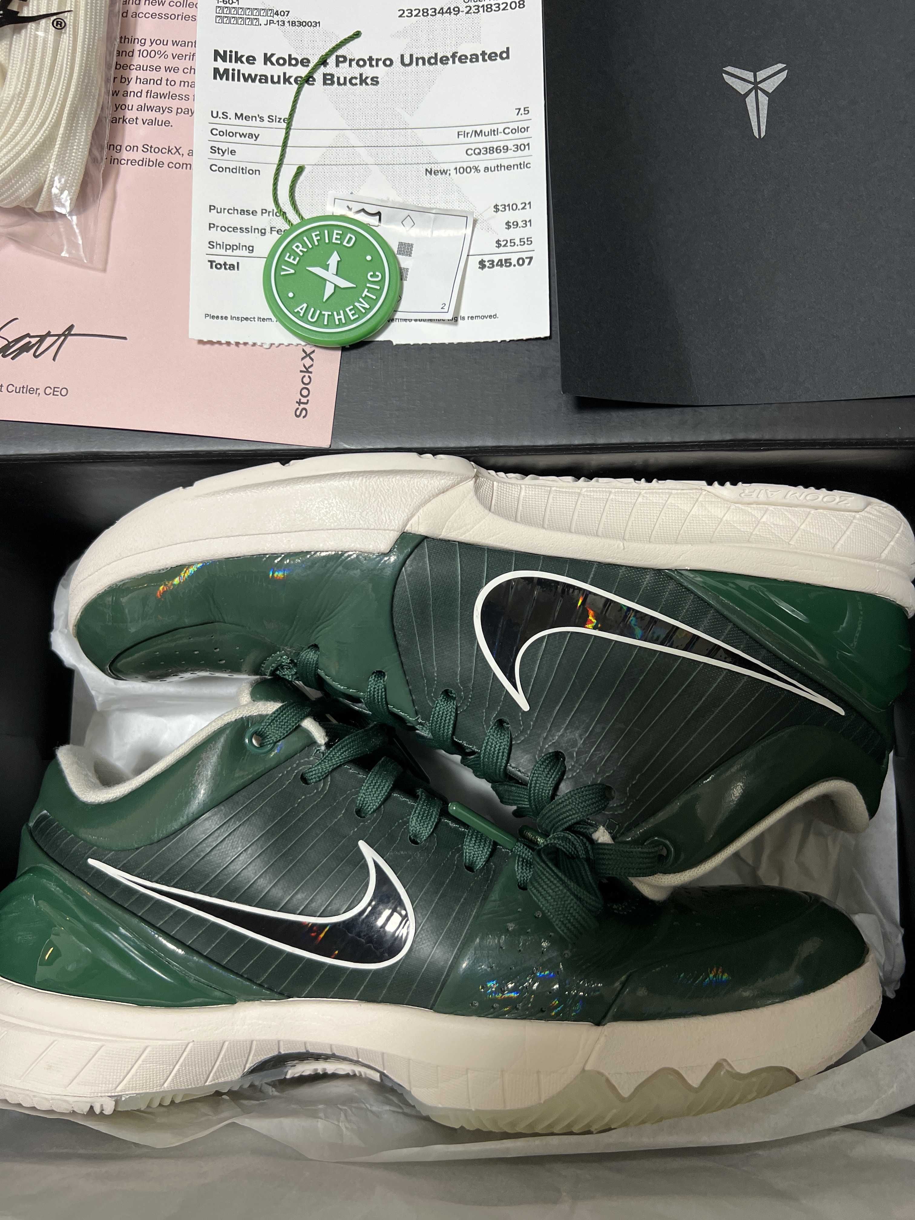 UNDEFEATED × Nike Kobe 4 Protro "Milwaukee Bucks"
