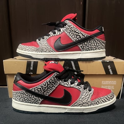 Supreme × Nike SB Dunk Low "Red Cement"(2012)