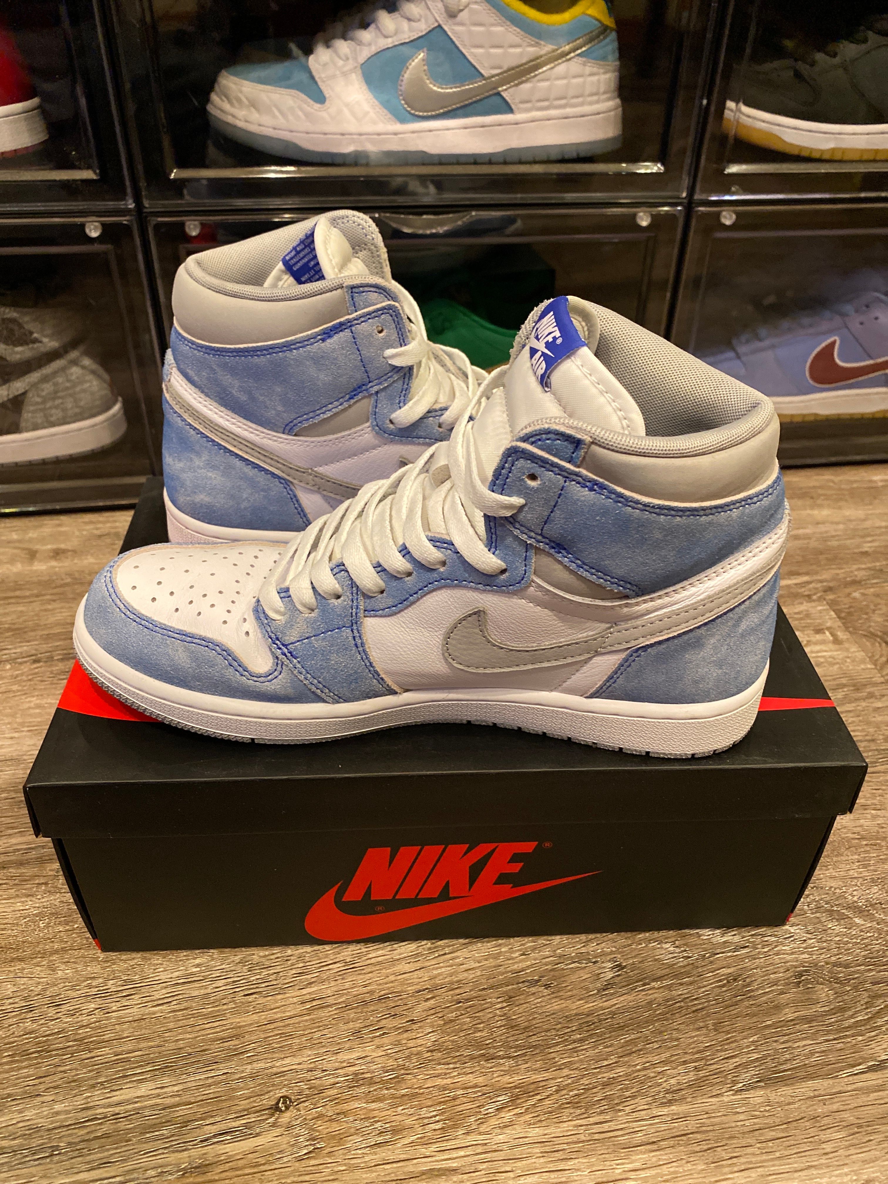 Nike Air Jordan 1 High OG "Hyper Royal"