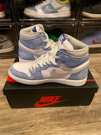 Nike Air Jordan 1 High OG "Hyper Royal"
