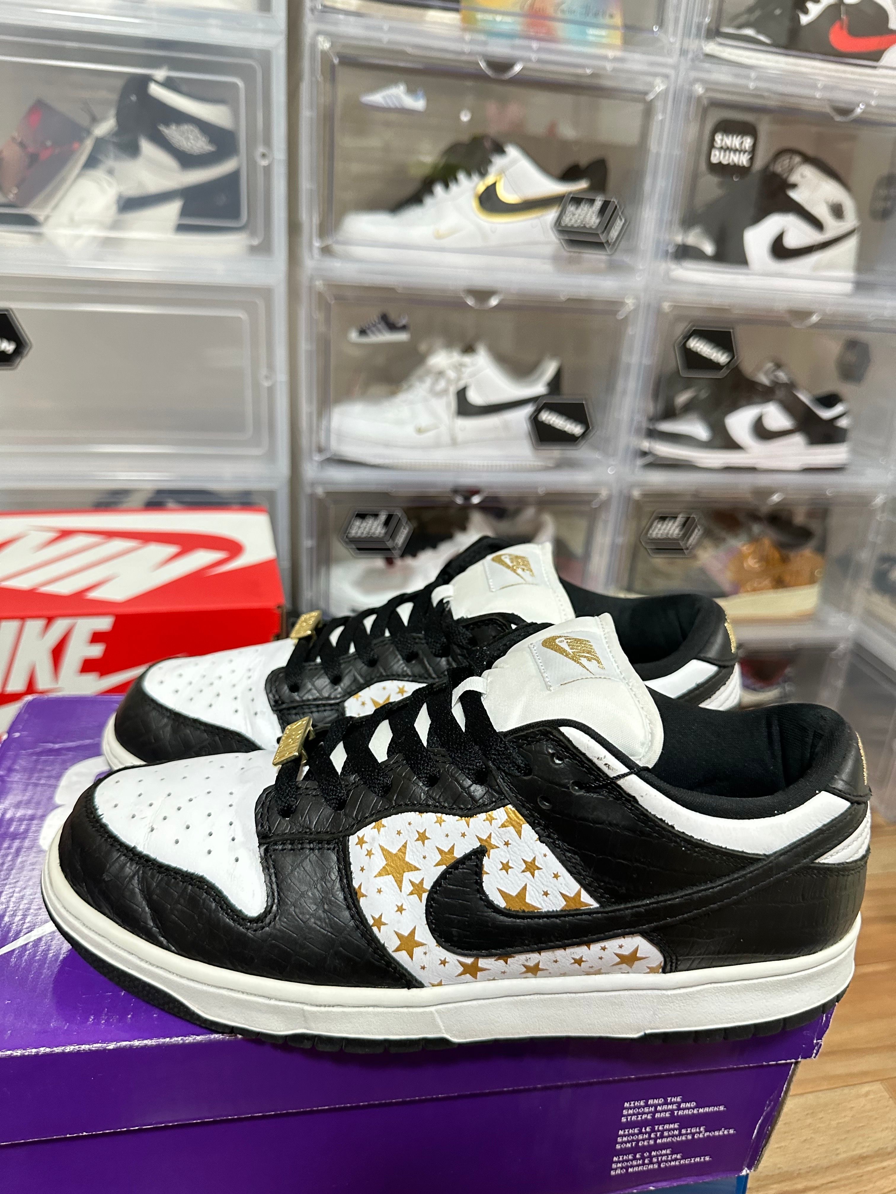 Supreme × Nike SB Dunk Low OG QS Gold Stars "White/Black"