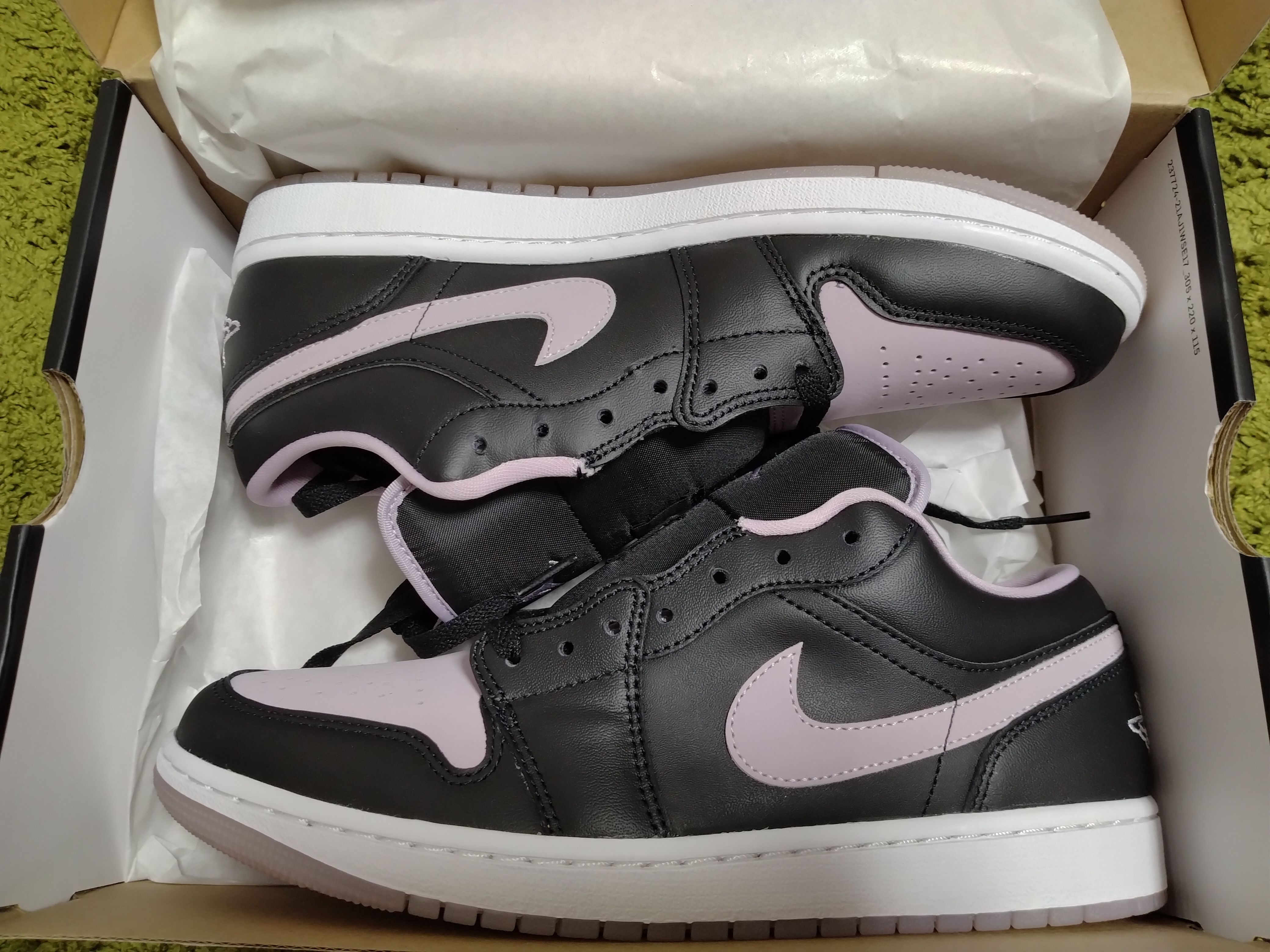 Nike Air Jordan 1 Low SE "Black/Iced Lilac"