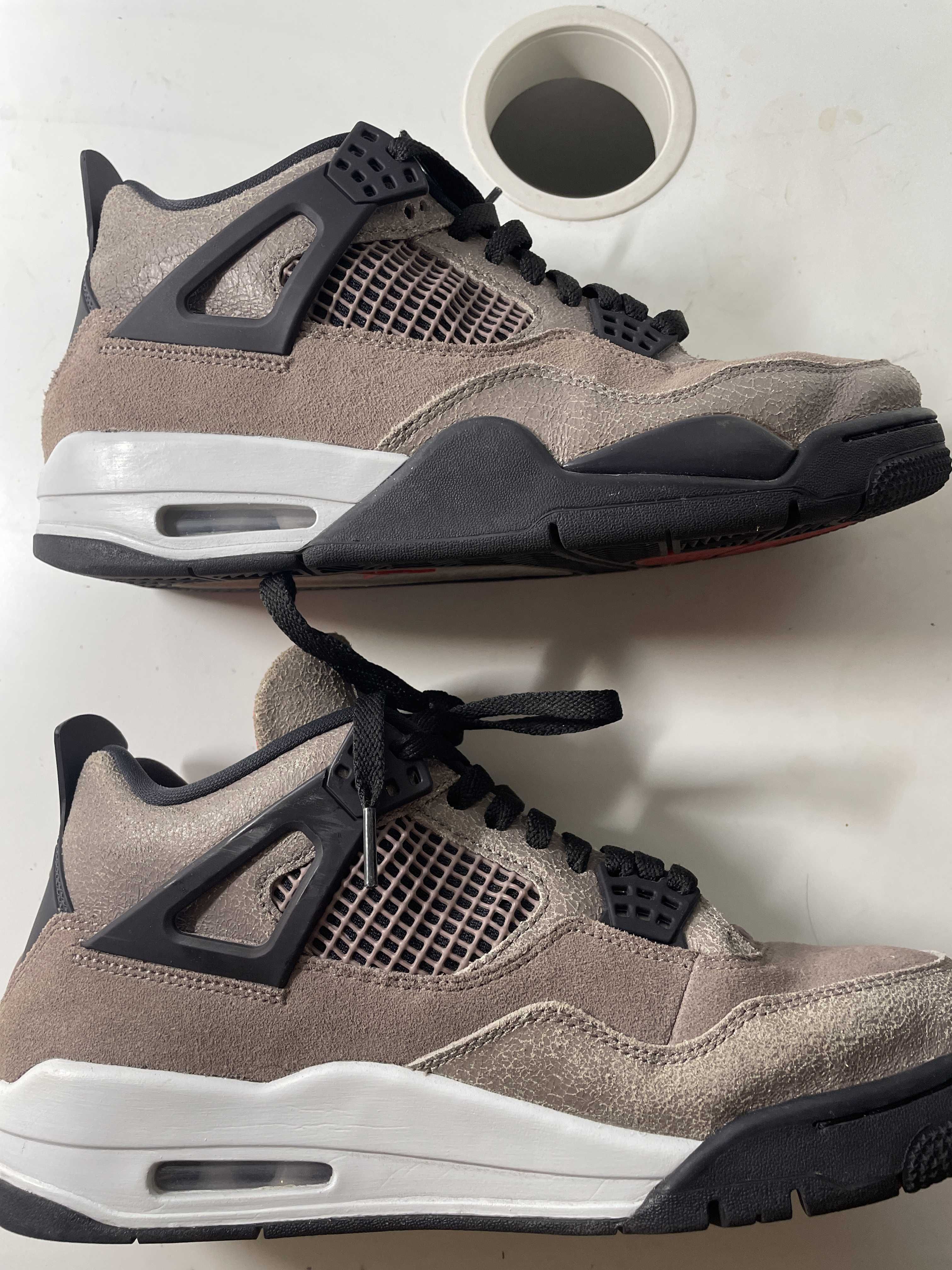 Nike Air Jordan 4 "Taupe Haze"