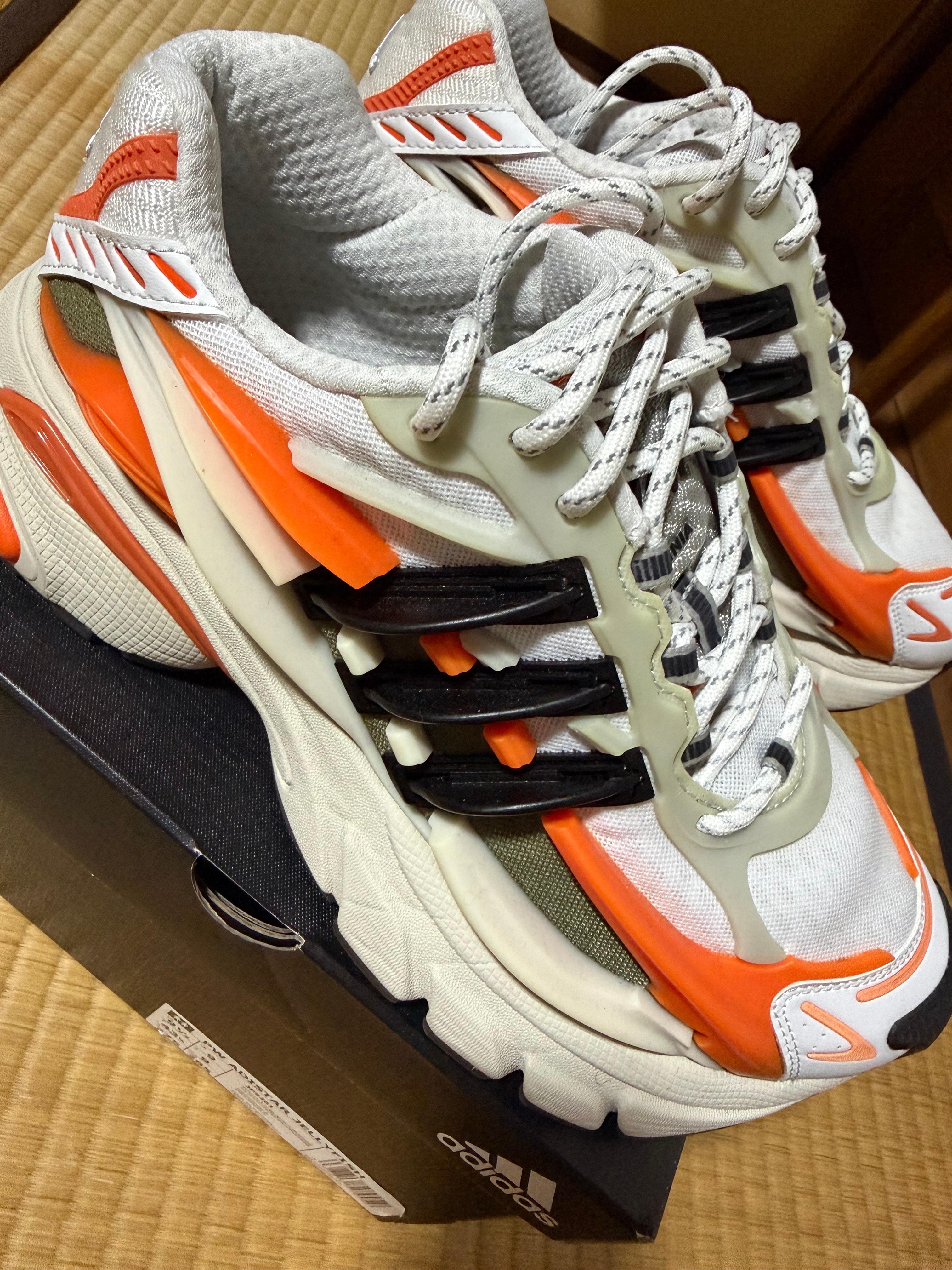 ファレル・ウィリアムス(Pharrell Williams)/アディダス 人気の新作を