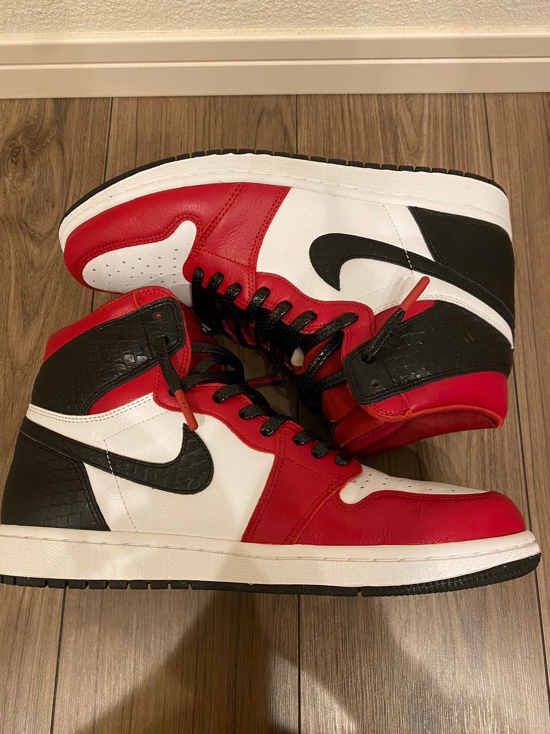 Nike Women's Air Jordan 1 High OG "Satin Red"