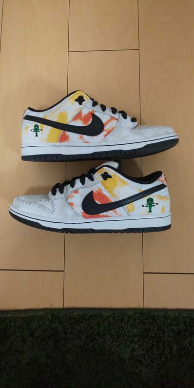 Nike SB Dunk Low "Raygun Tie-Dye/White"