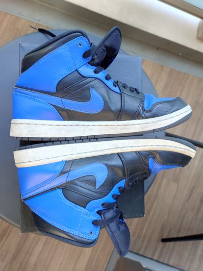 Nike Air Jordan 1 Mid "Hyper Royal"