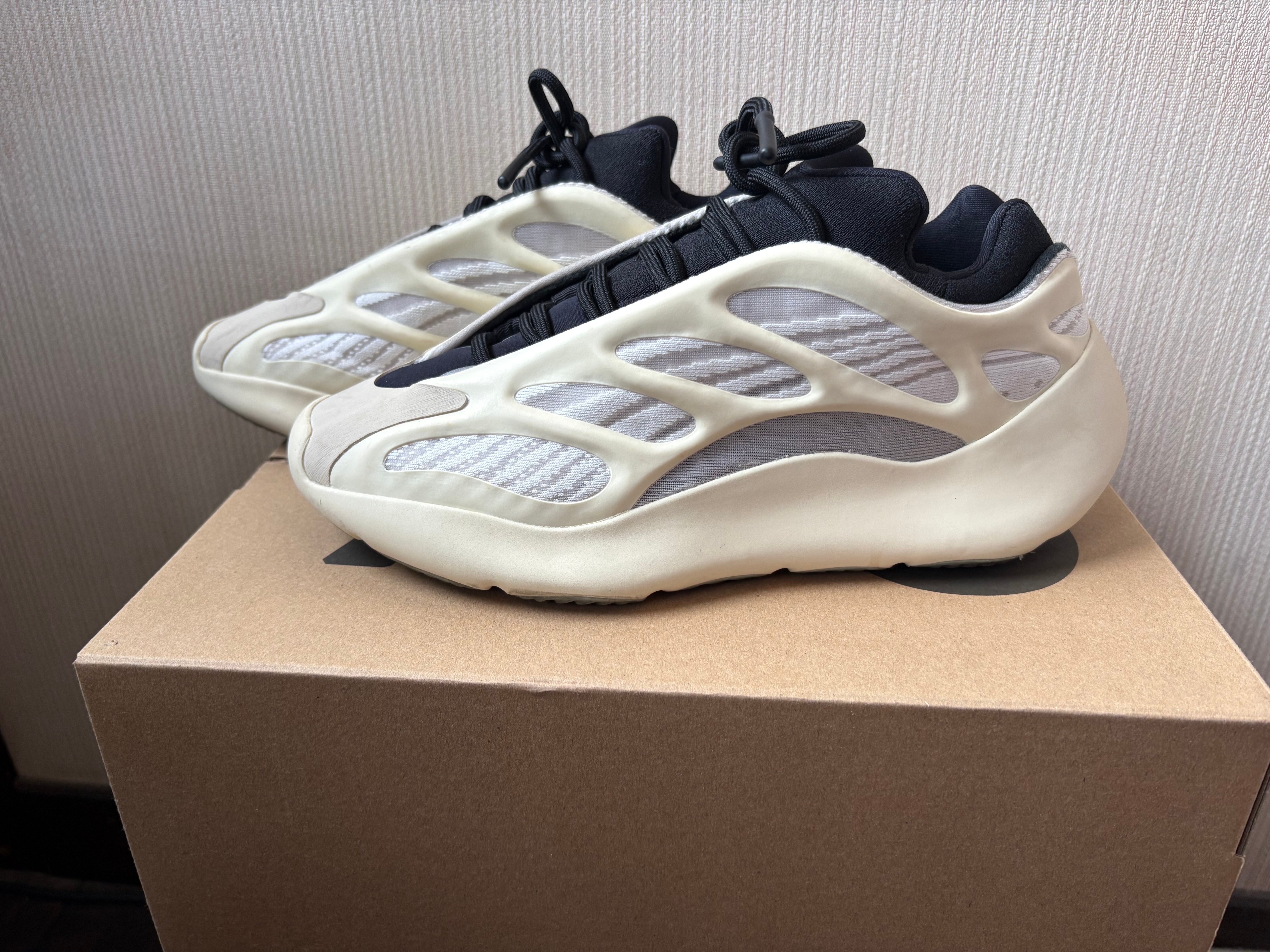 adidas YEEZY 700V3 "Azael"
