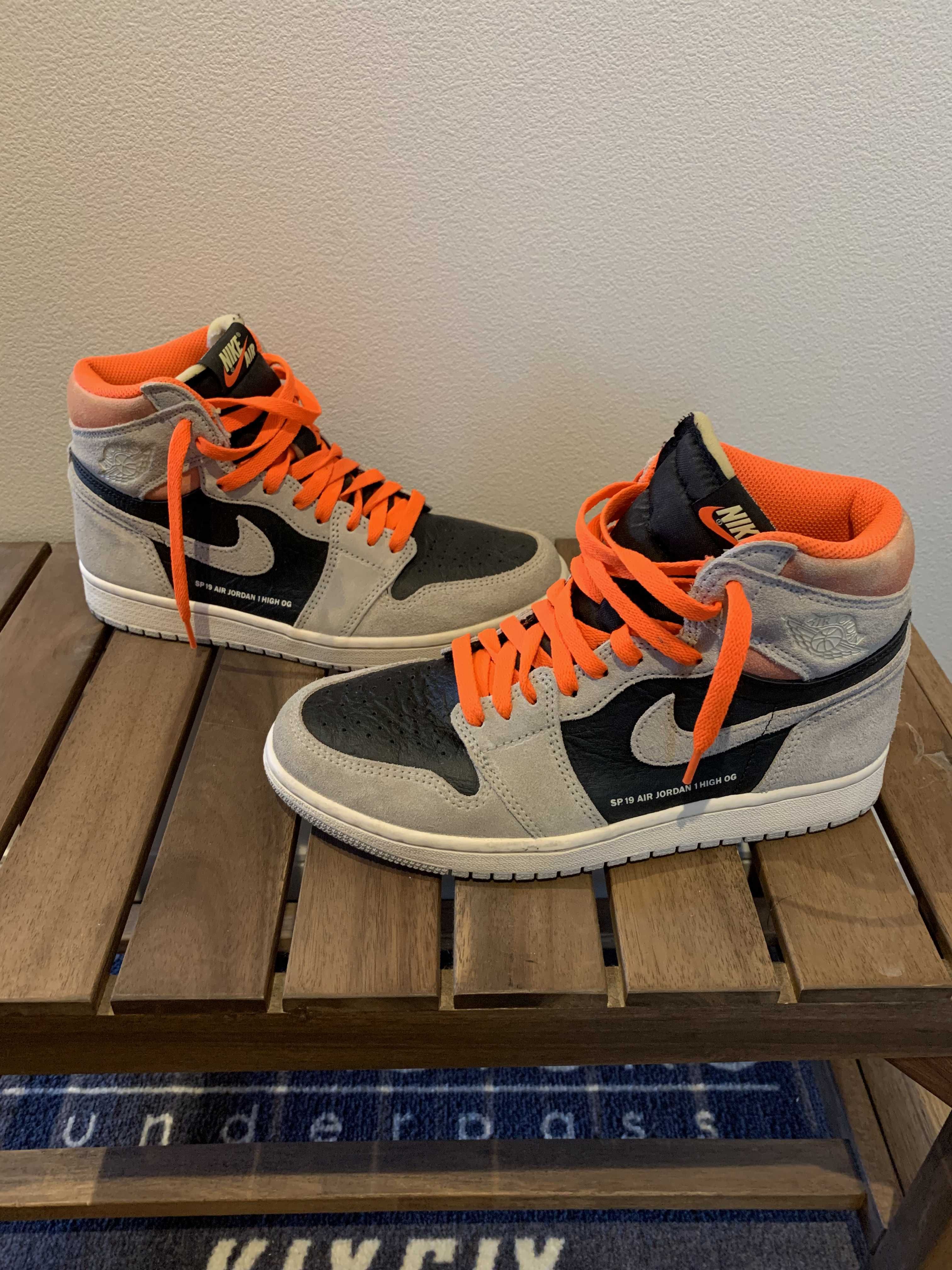 Nike Air Jordan 1 RETRO High OG "Hyper Crimson"