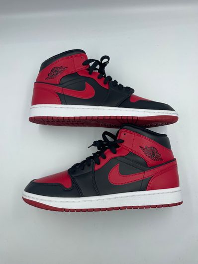 Nike Air Jordan 1 Mid "Bred"