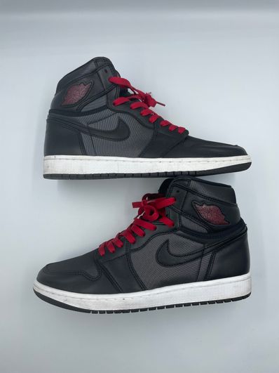 Nike Air Jordan 1 Retro High OG "Black/Metallic Silver/Gym Red"