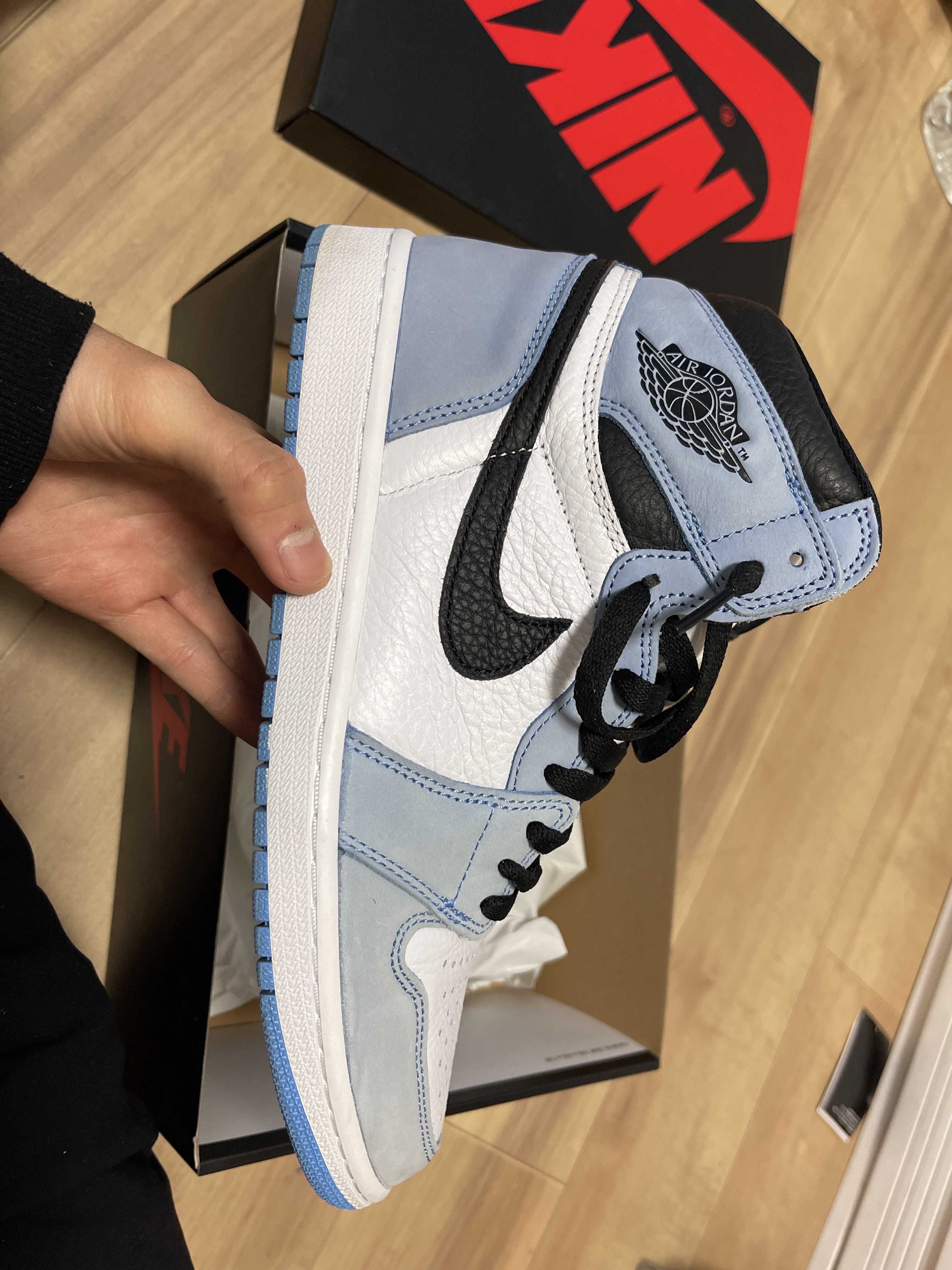 Nike Air Jordan 1 High OG "University Blue"