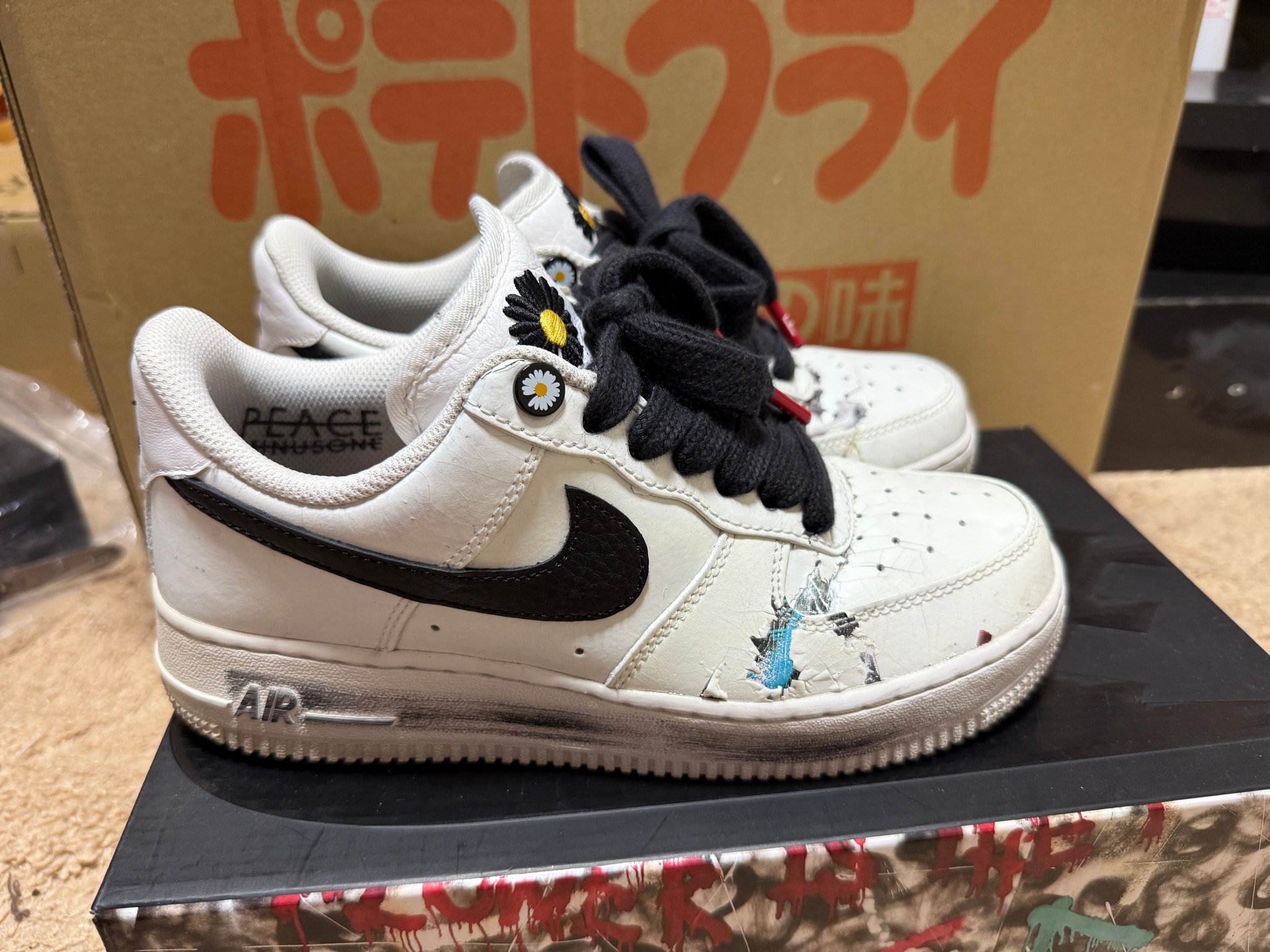 PEACEMINUSONE × Nike Air Force 1 Low "Para-noise/White/Black" / G-DRAGON