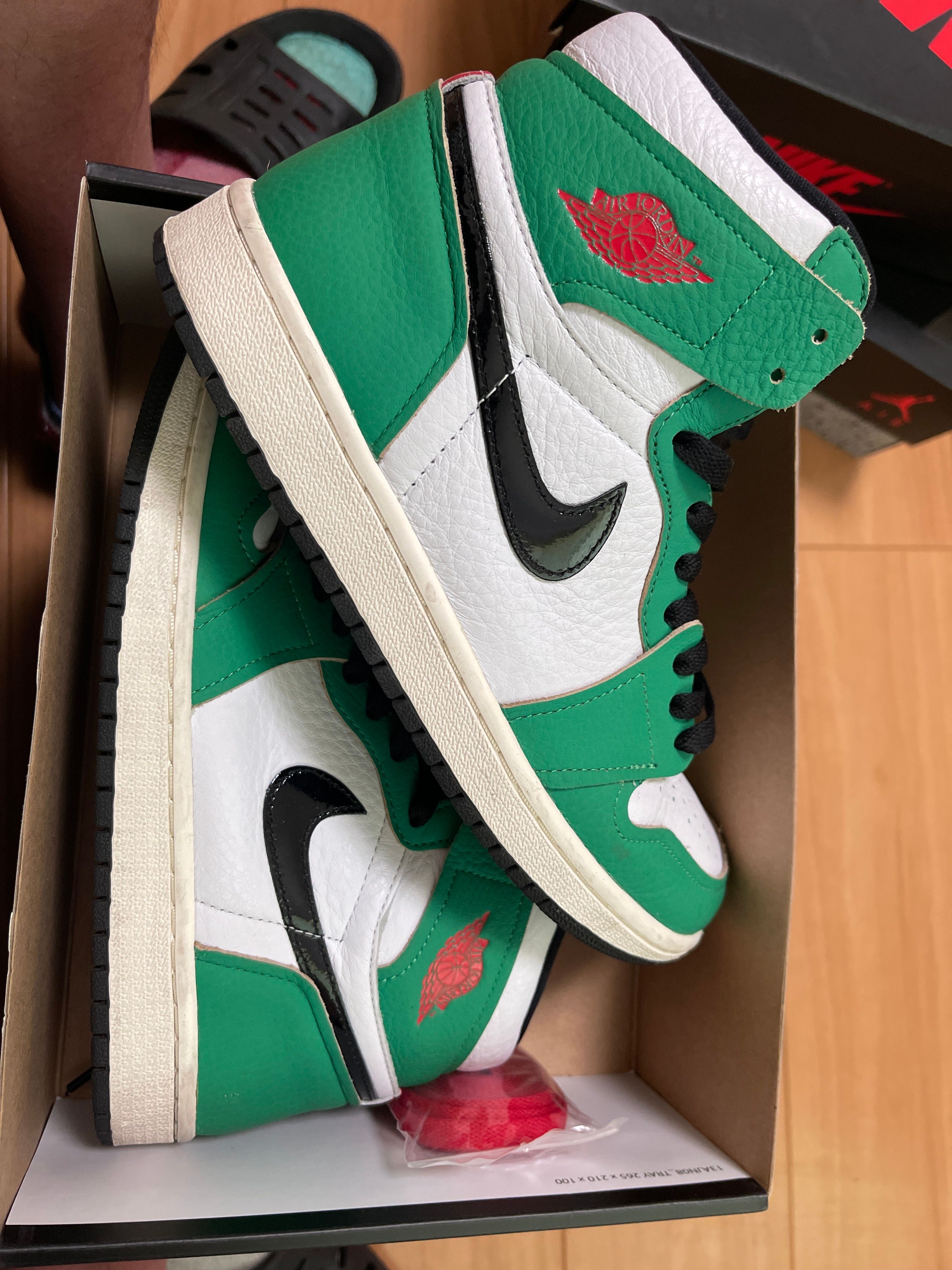 Nike Women's Air Jordan 1 High OG "Lucky Green/White-Sail-Black"