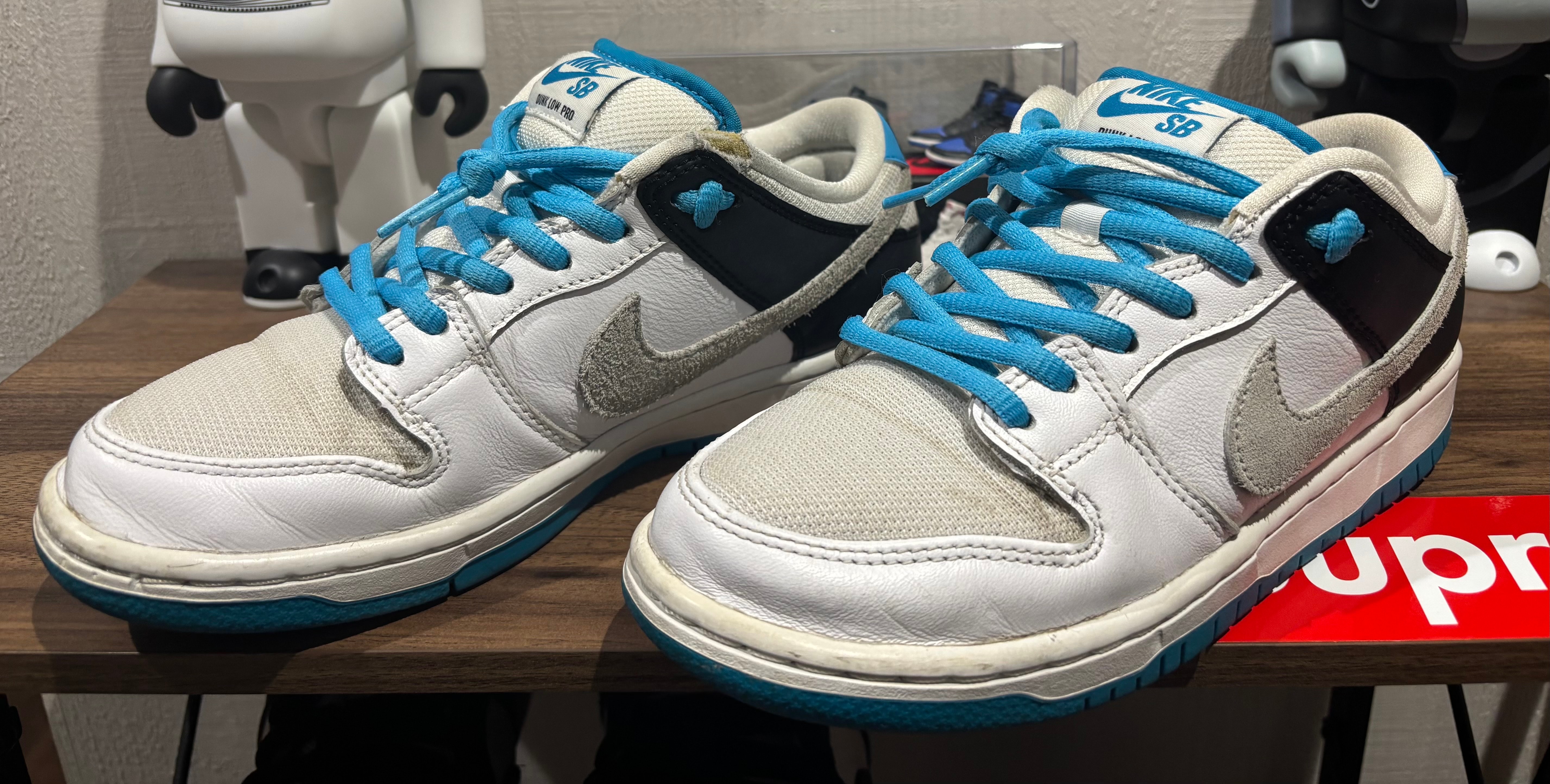 Nike SB Dunk Low "Laser Blue"