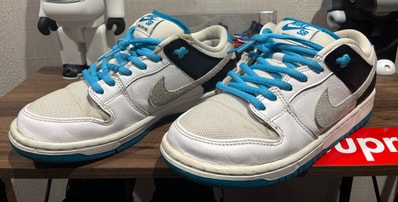 Nike SB Dunk Low "Laser Blue"