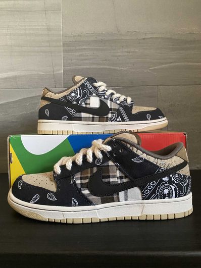 Travis Scott × Nike SB Dunk Low "Black/Parachute Beige"