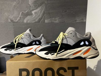 adidas YEEZY Boost 700 "Wave Runner"