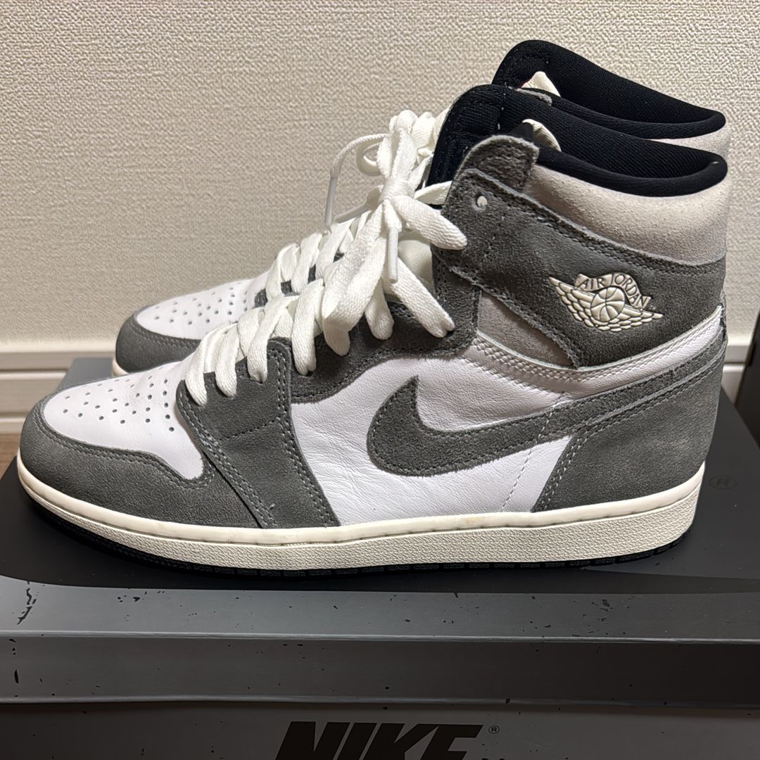 Nike Air Jordan 1 Retro High OG "Black and Smoke Grey"