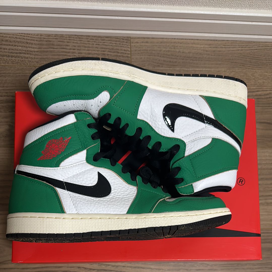 Nike Women's Air Jordan 1 High OG "Lucky Green/White-Sail-Black"