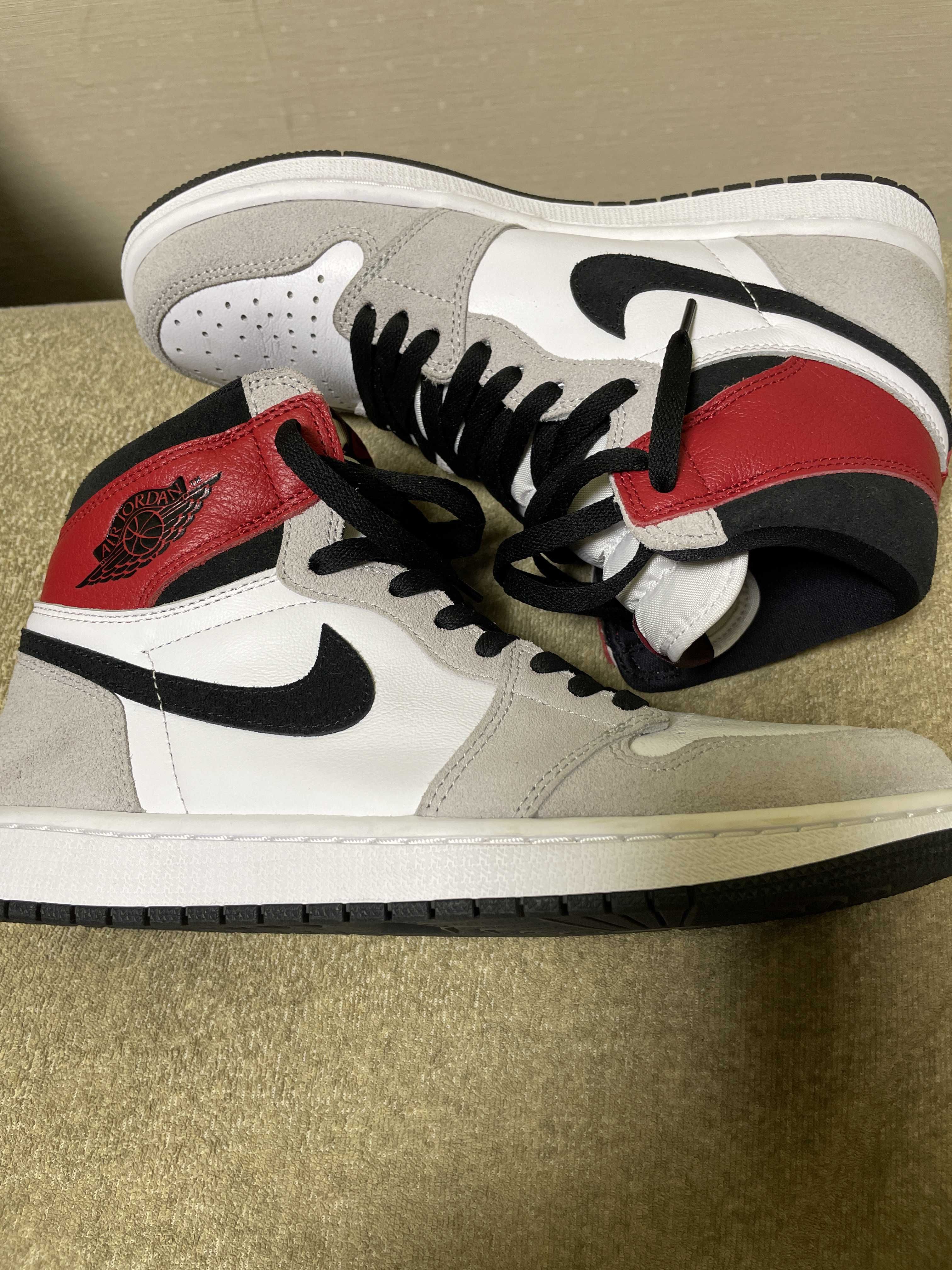 Nike Air Jordan 1 High OG "White/Black/Light Smoke Grey"