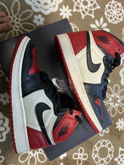 Nike GS Air Jordan 1 Retro High "Bred Toe"