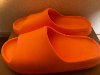 adidas YEEZY Slide "Enflame Orange"