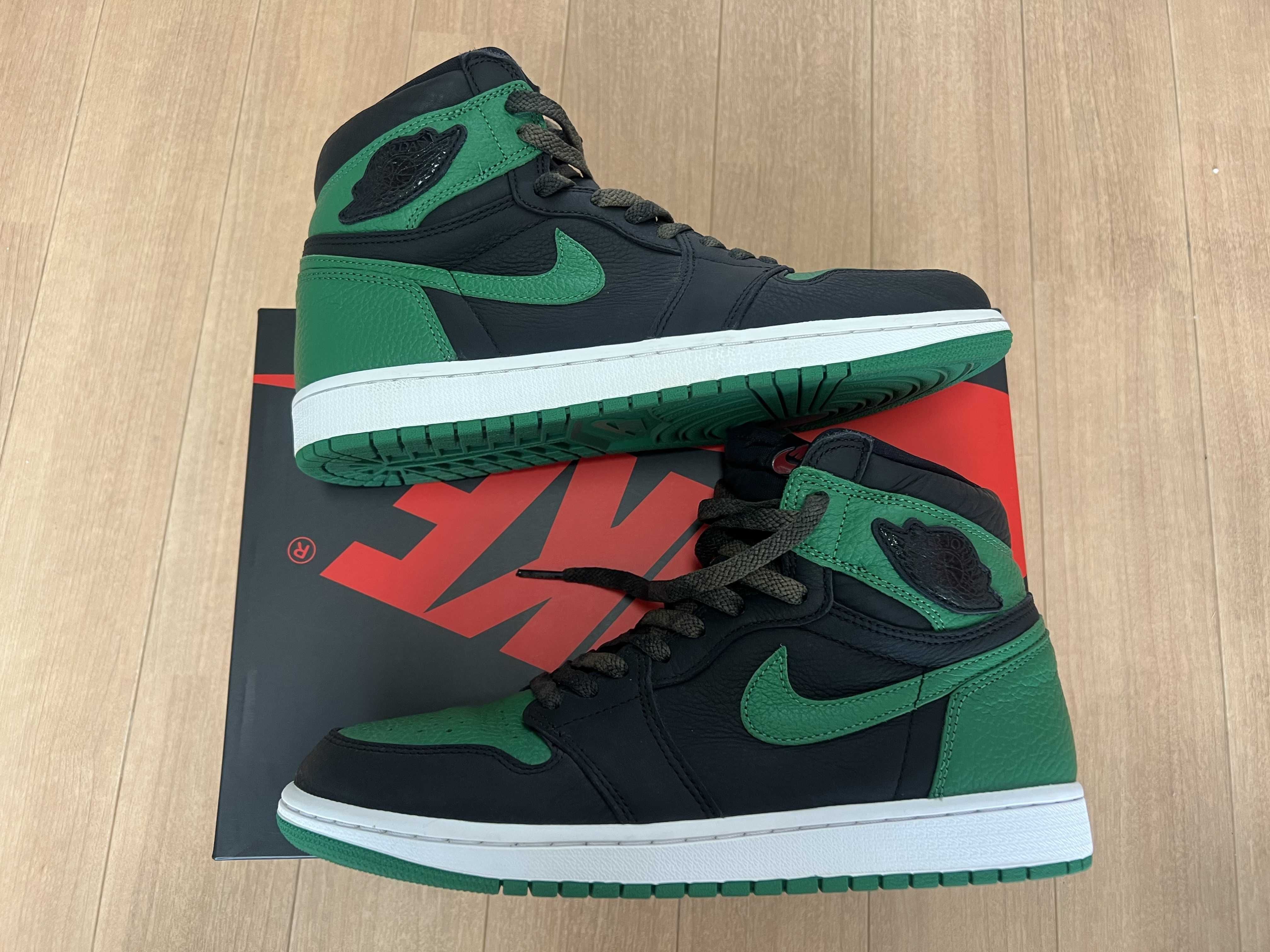 Nike Air Jordan 1 Retro High OG "Black/Pine Green" (2020)