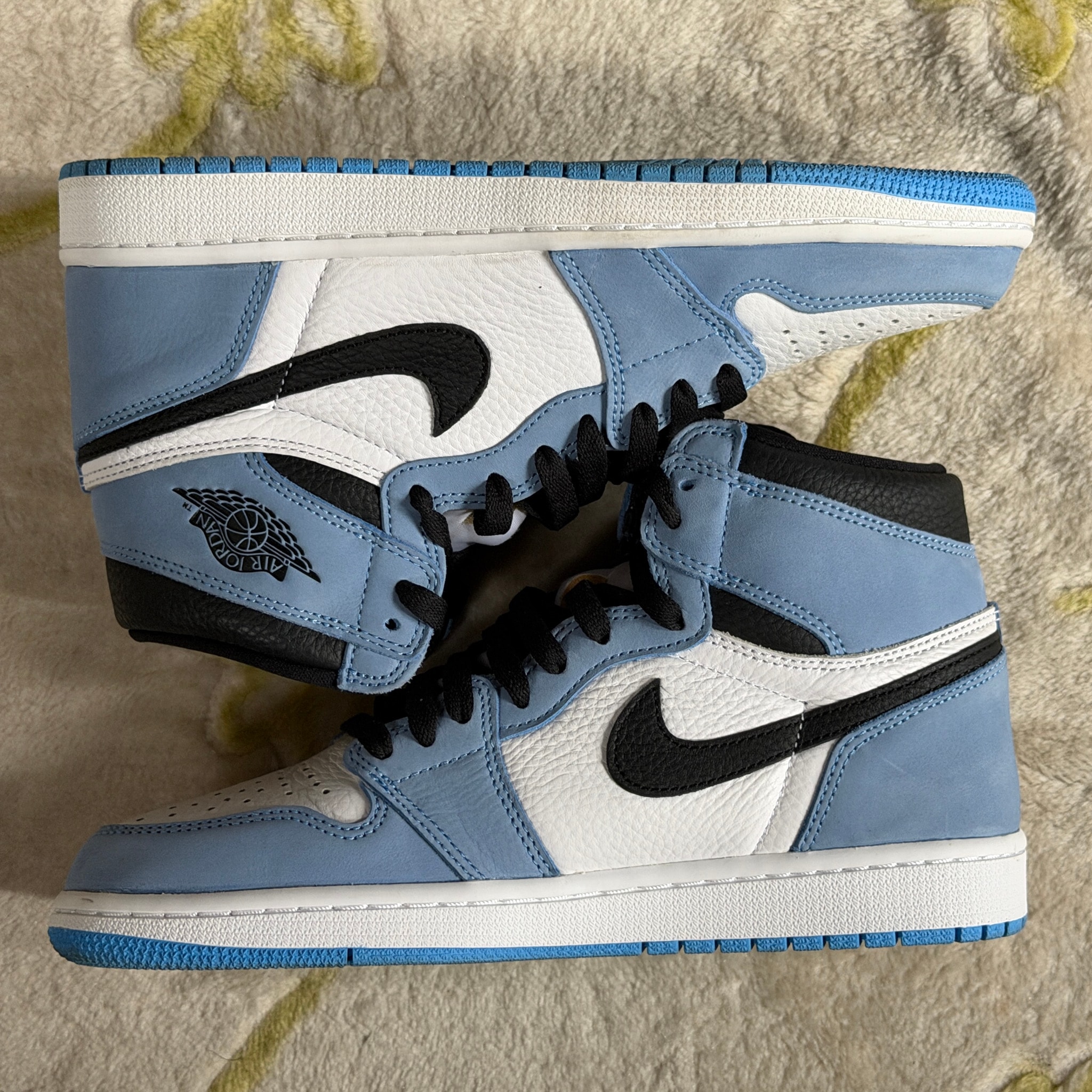 Nike Air Jordan 1 High OG "University Blue"