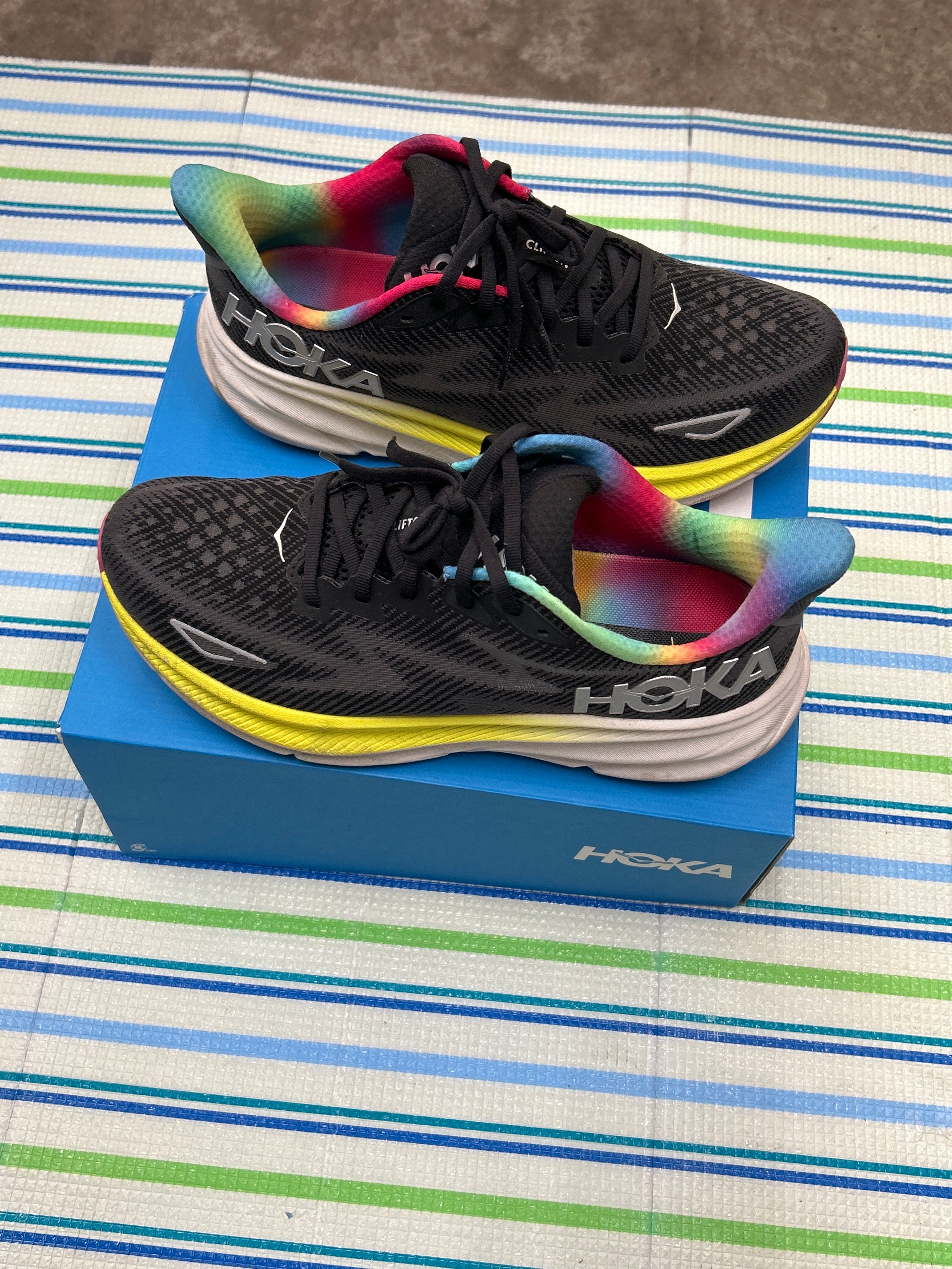 Hoka Clifton 9 "Black/All Aboard"
