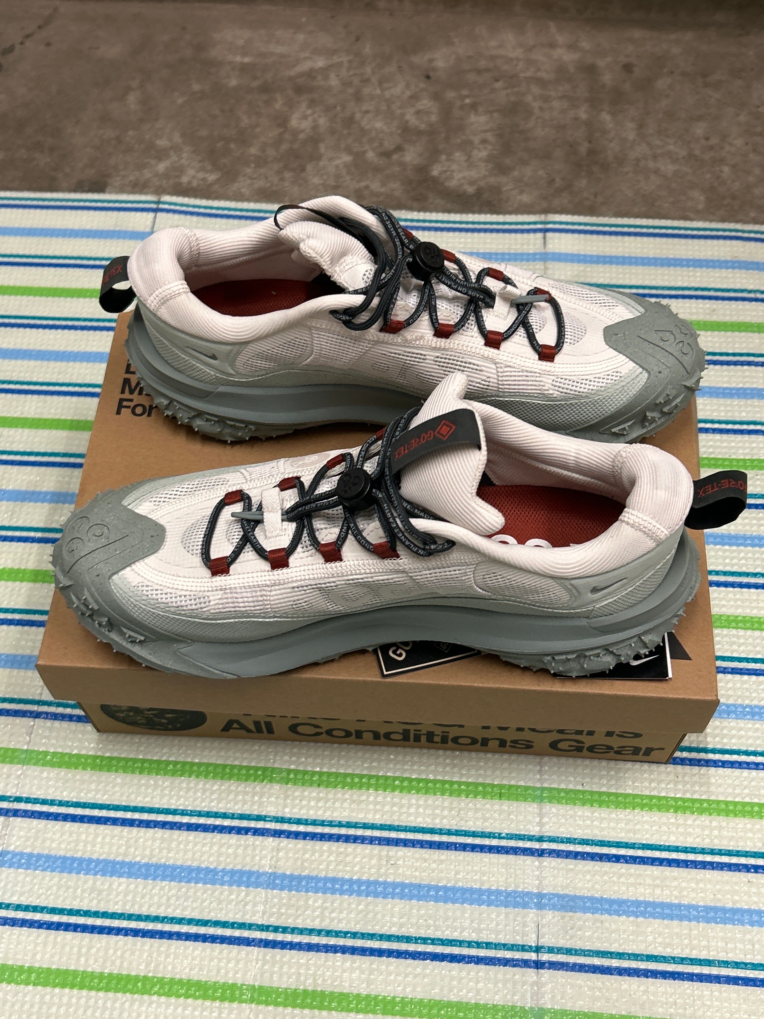 Nike ACG Mountain Fly 2 Low GORE-TEX "Phantom/Light Silver/Mica Green/Dark Smoke Grey"