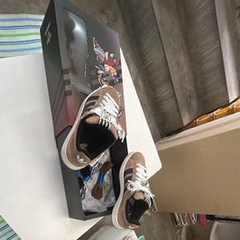 YNuK × アディダス キャンパス 00S "ブラウンデザート/コアブラック/オフホワイト"