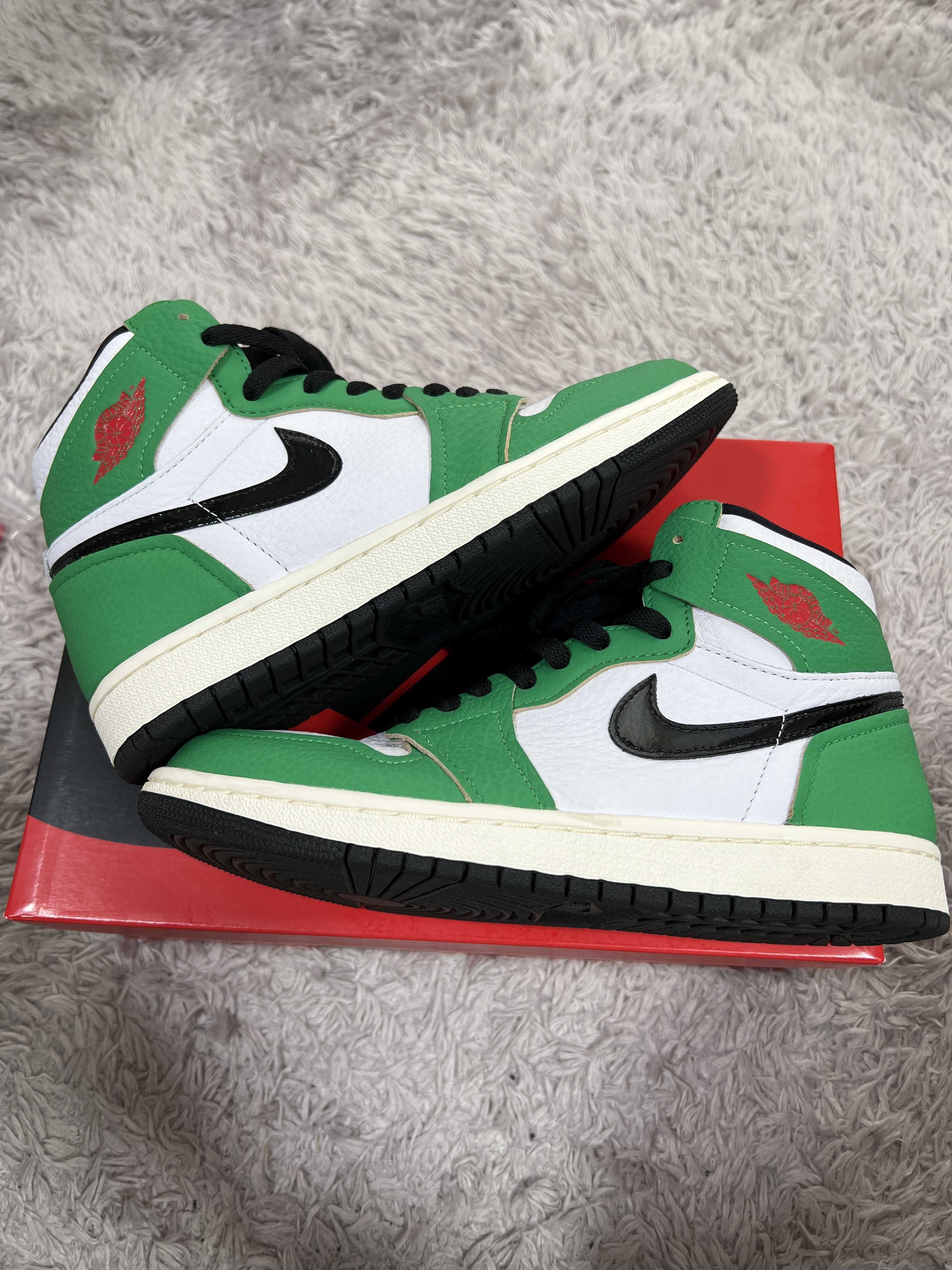 Nike Women's Air Jordan 1 High OG "Lucky Green/White-Sail-Black"   